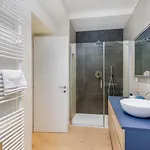 Center Bgynn Balcony 아파트