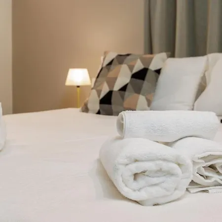 Center Bgynn Balcony Apartment *