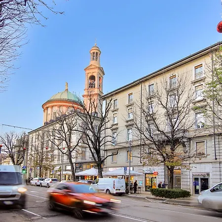 Center Bgynn Balcony Apartman