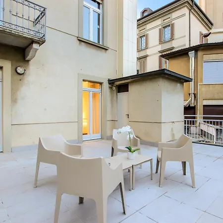 Center Bgynn Balcony Apartman